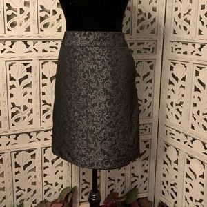 💘HOST PICK💘 CLASSY BLACK SKIRT WITH SILVER/GRAY DESIGN